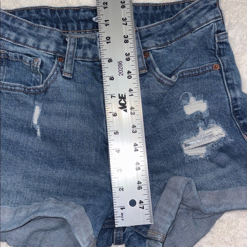Old Navy OG Short High Rise Rolled Hem Distressed Jean Shorts • Size 4 - Picture 6 of 9